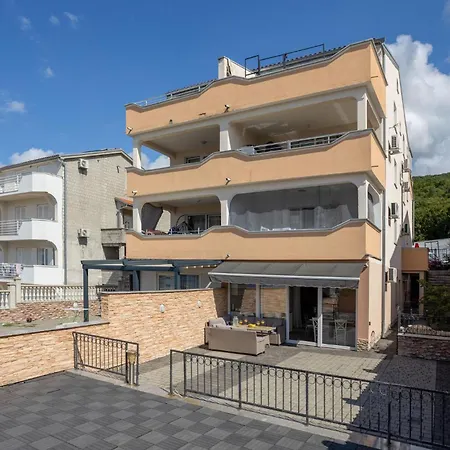 1 Bedroom Lovely In Апартаменты